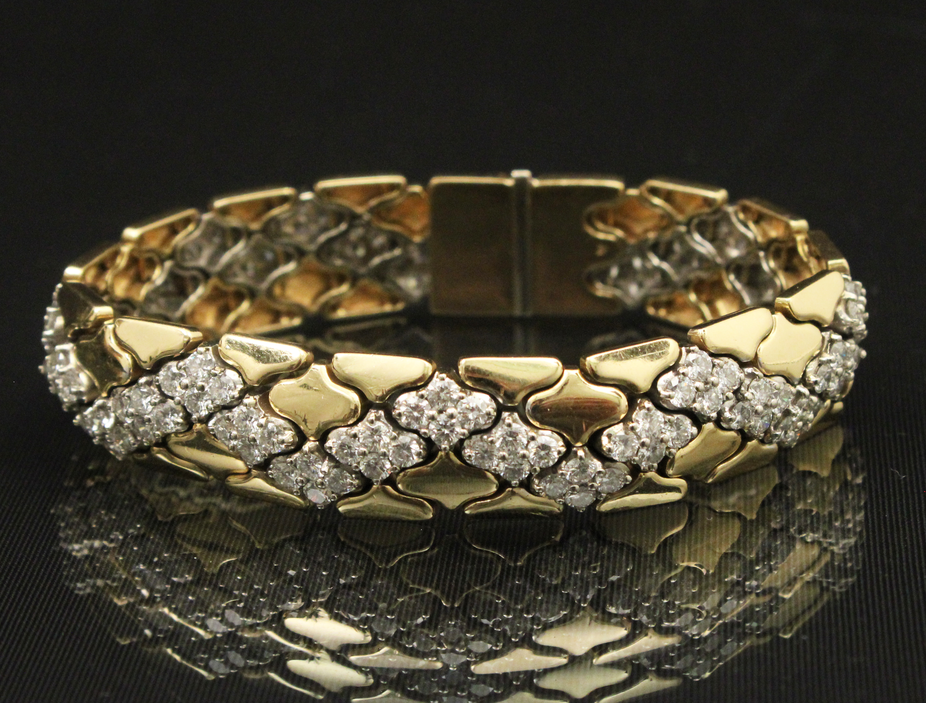 18K YELLOW GOLD AND DIAMOND BRACELET  35e75d