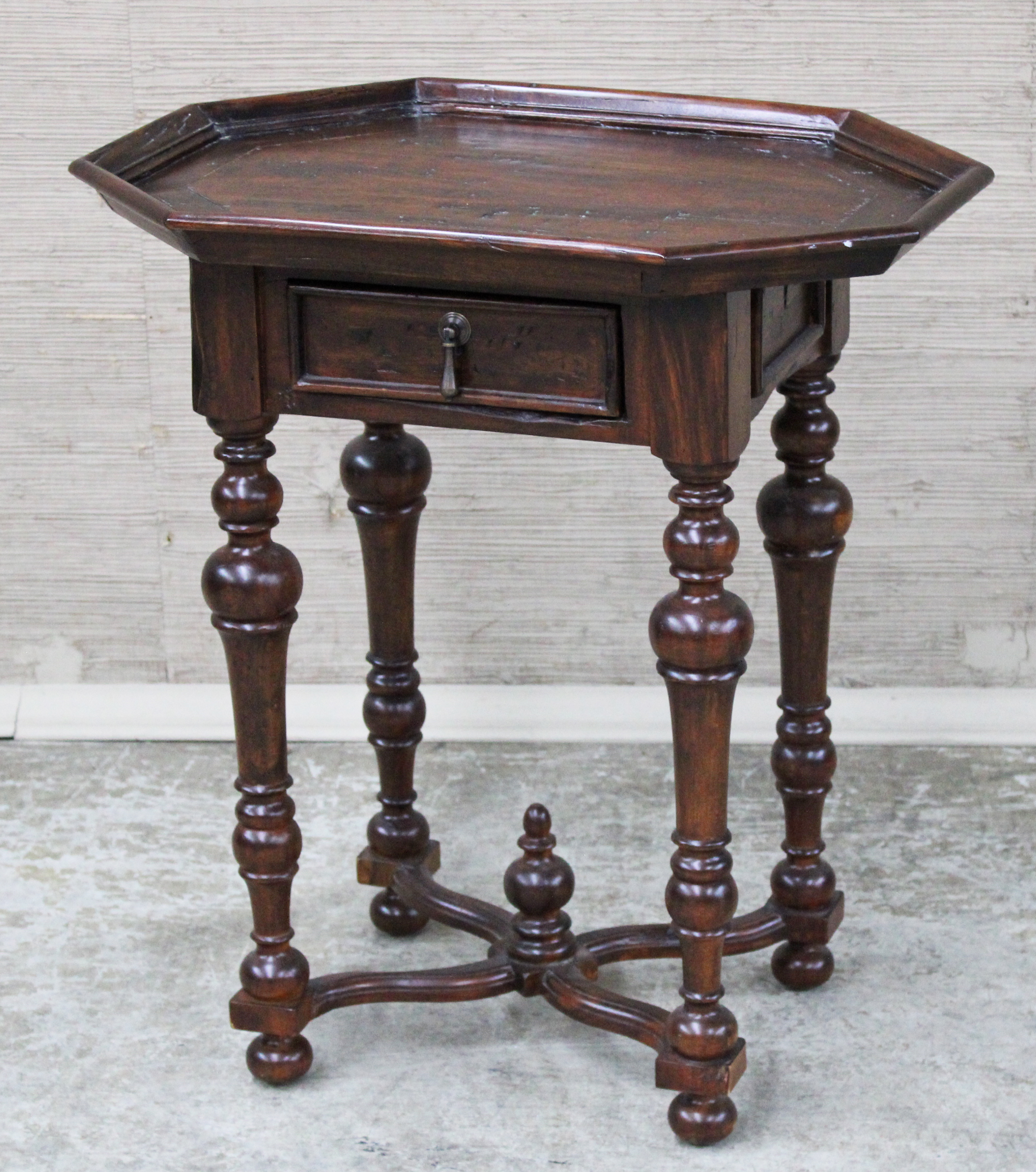 ENGLISH STYLE OCCASIONAL TABLE 35e7c2