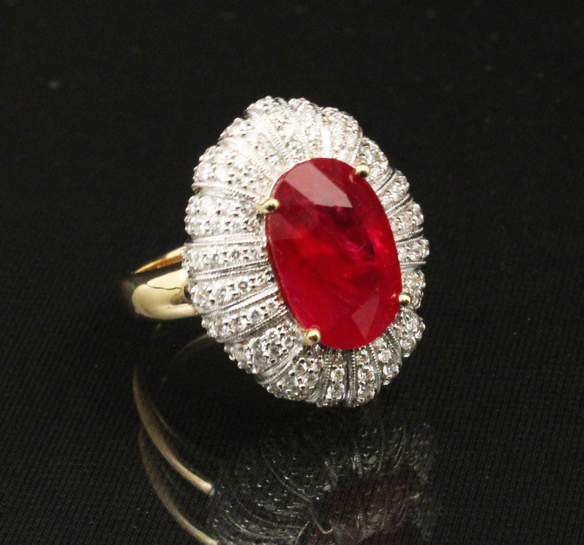 18K DIAMOND AND 6 09 CT RUBY RING  35e939