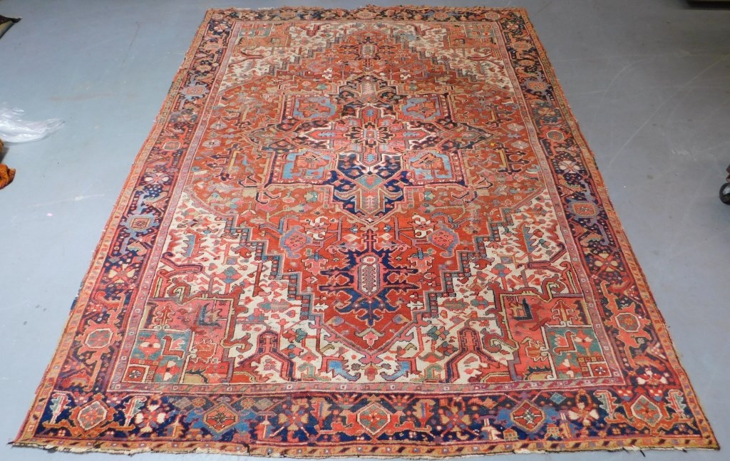 LG HERIZ GEOMETRIC RUG Middle East,20th