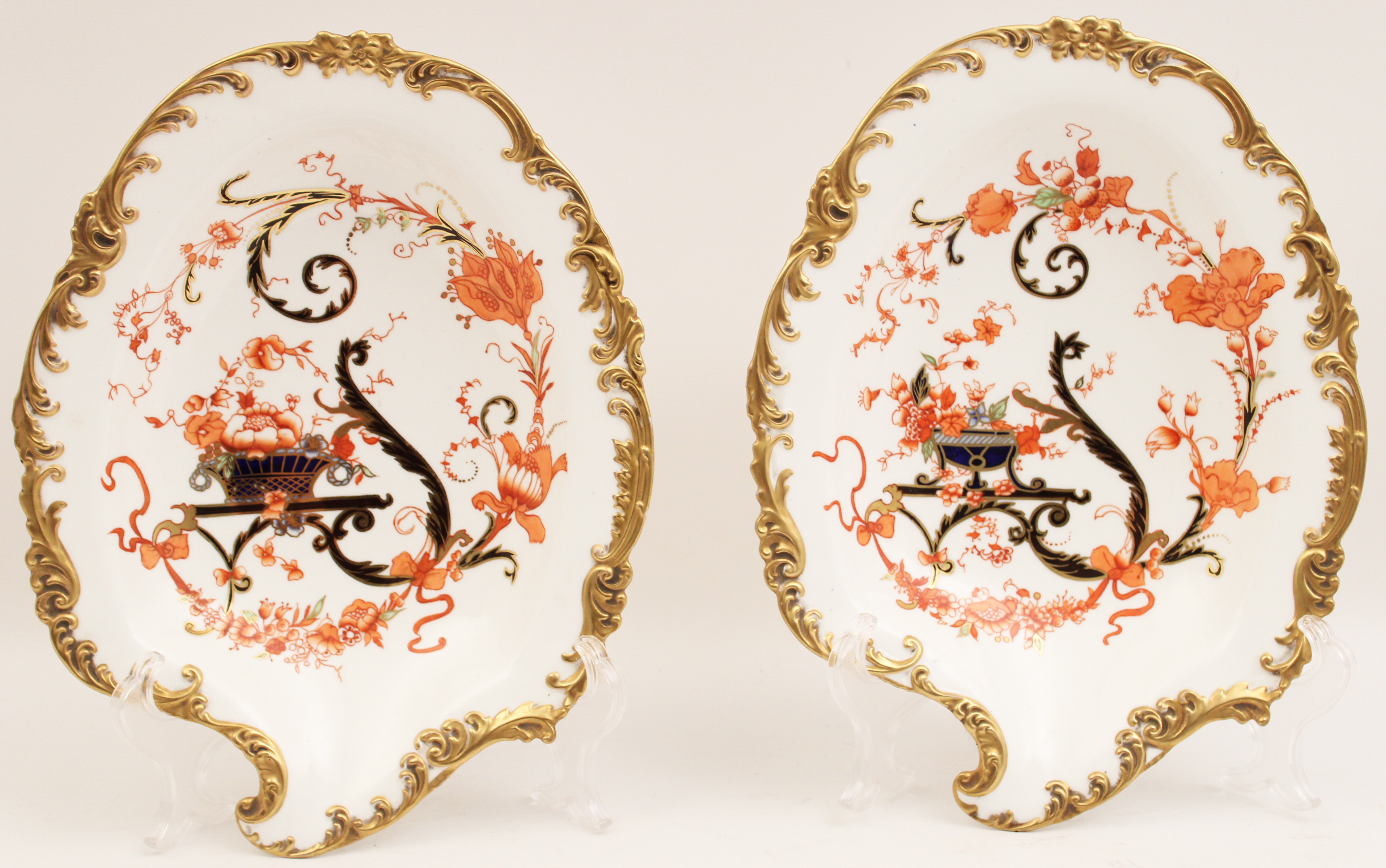 PR OF ROYAL CROWN DERBY LEAF FORMED