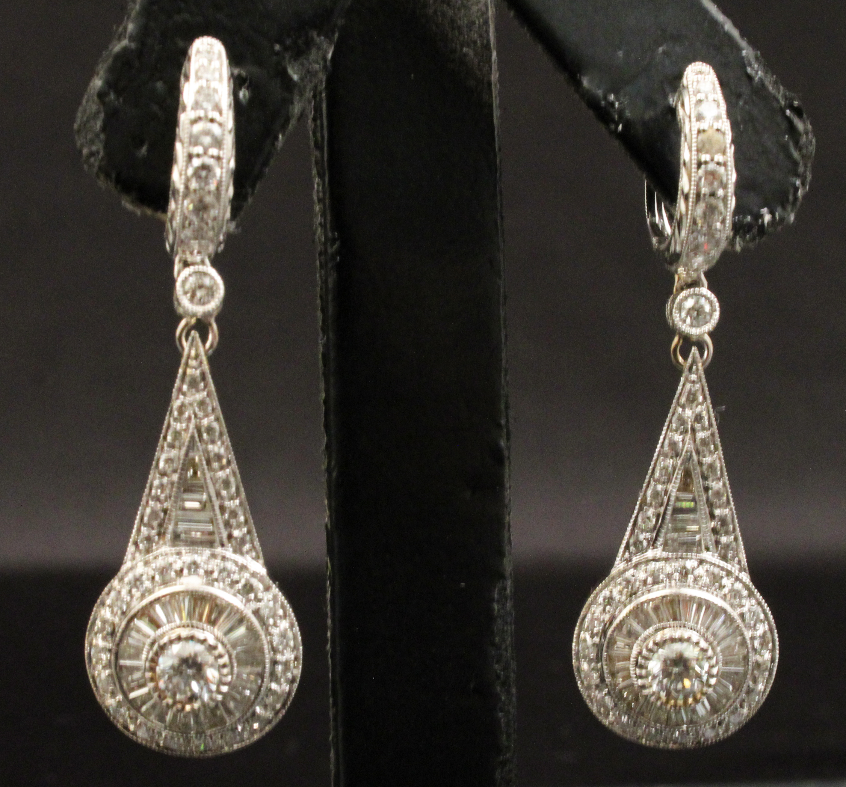 PR OF 18K WHITE GOLD DIAMONDS EARRINGS 35eb24