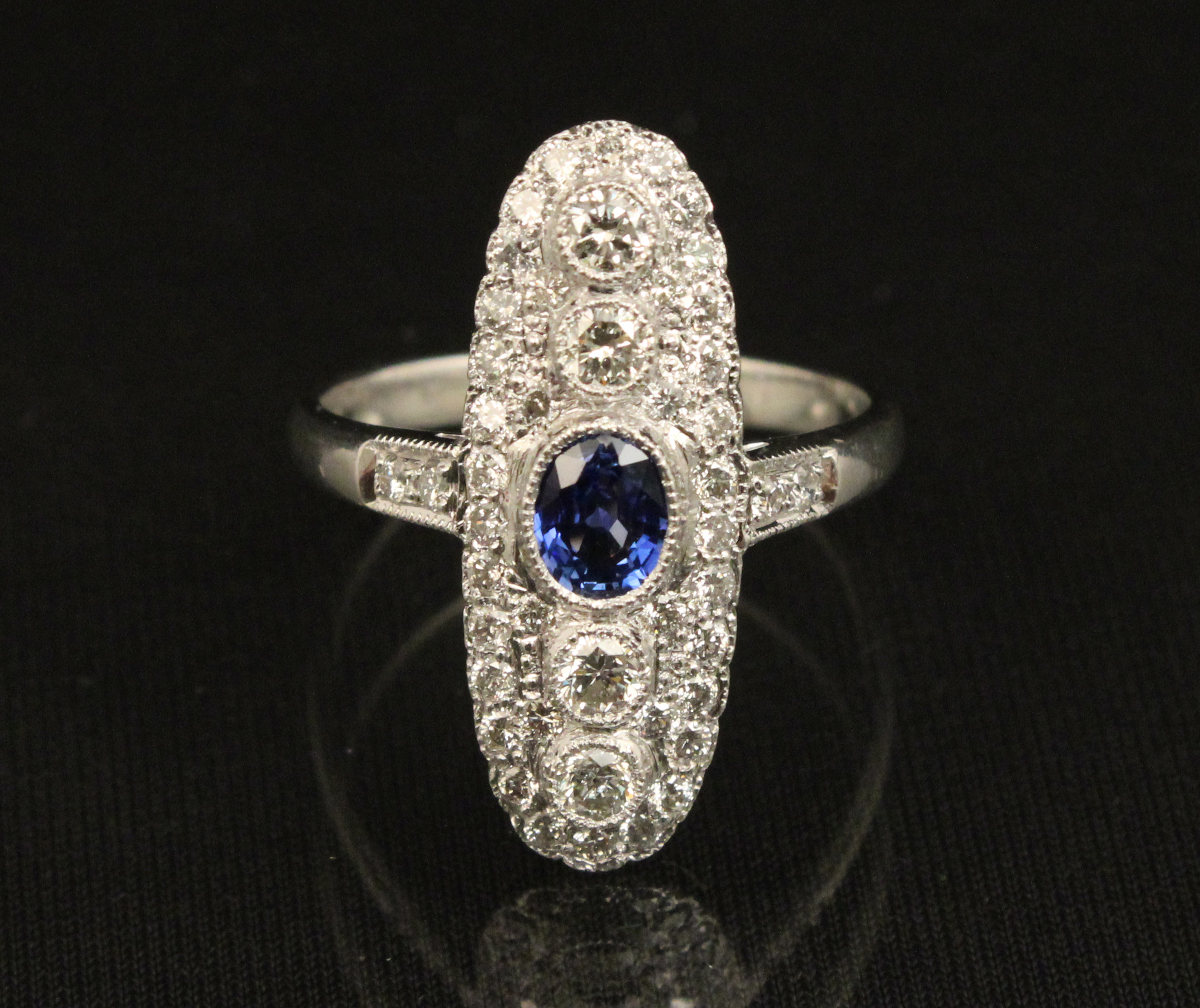 18K DIAMOND AND BLUE SAPPHIRE RING
