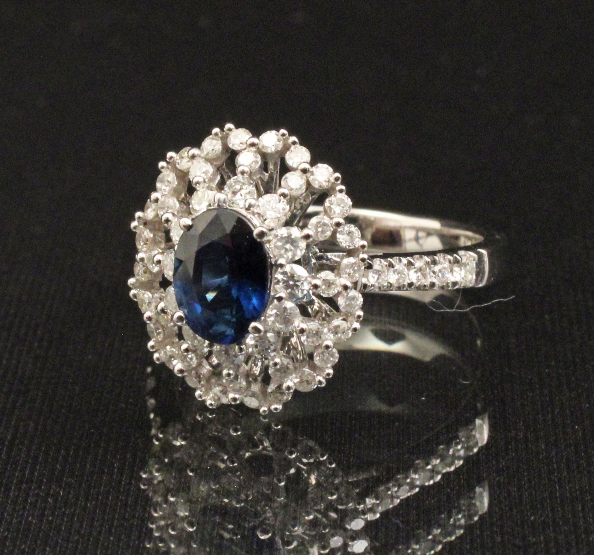 14K DIAMOND AND BLUE SAPPHIRE RING