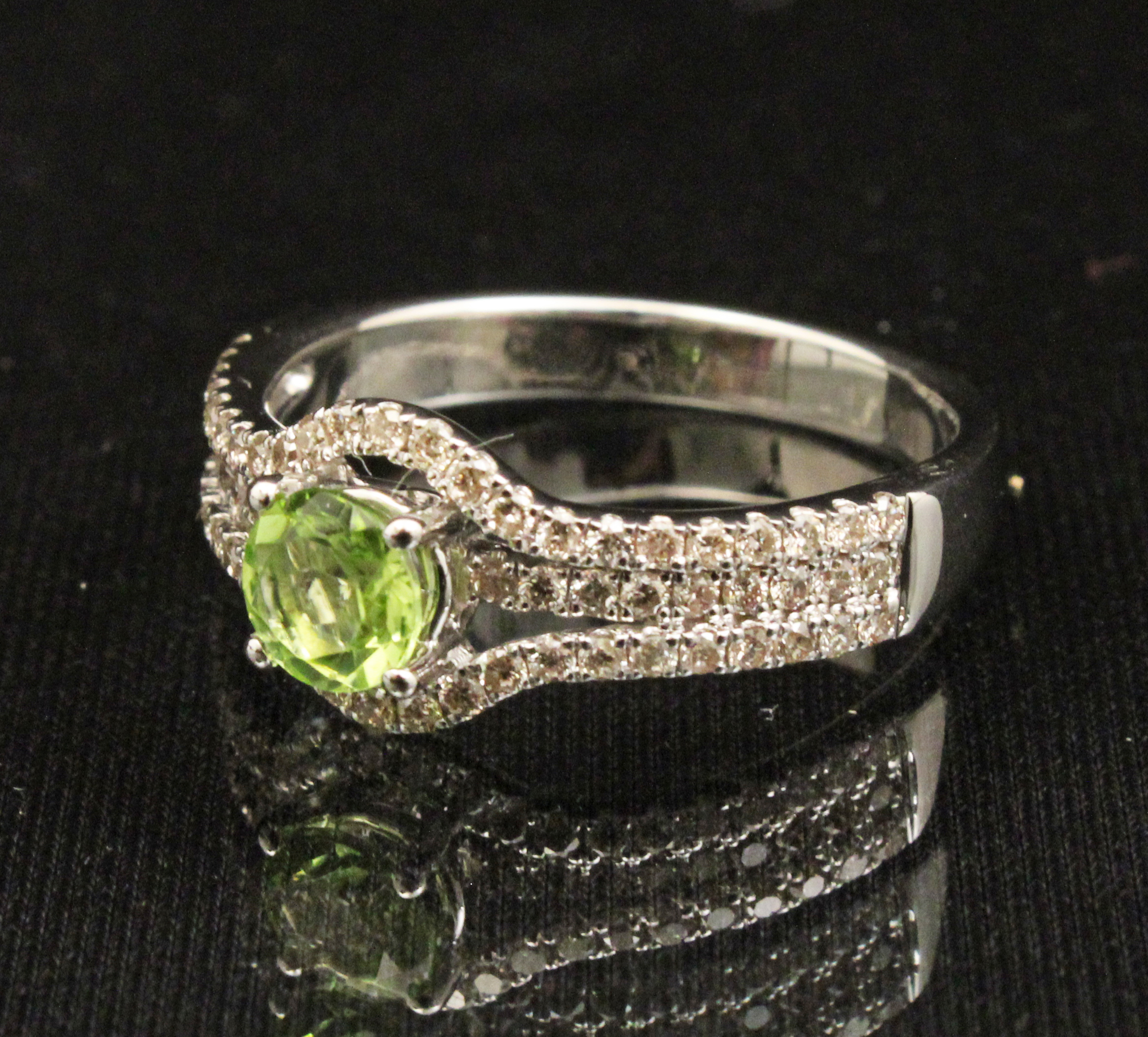 14K WHITE GOLD DIAMOND AND PERIDOT 35ebab