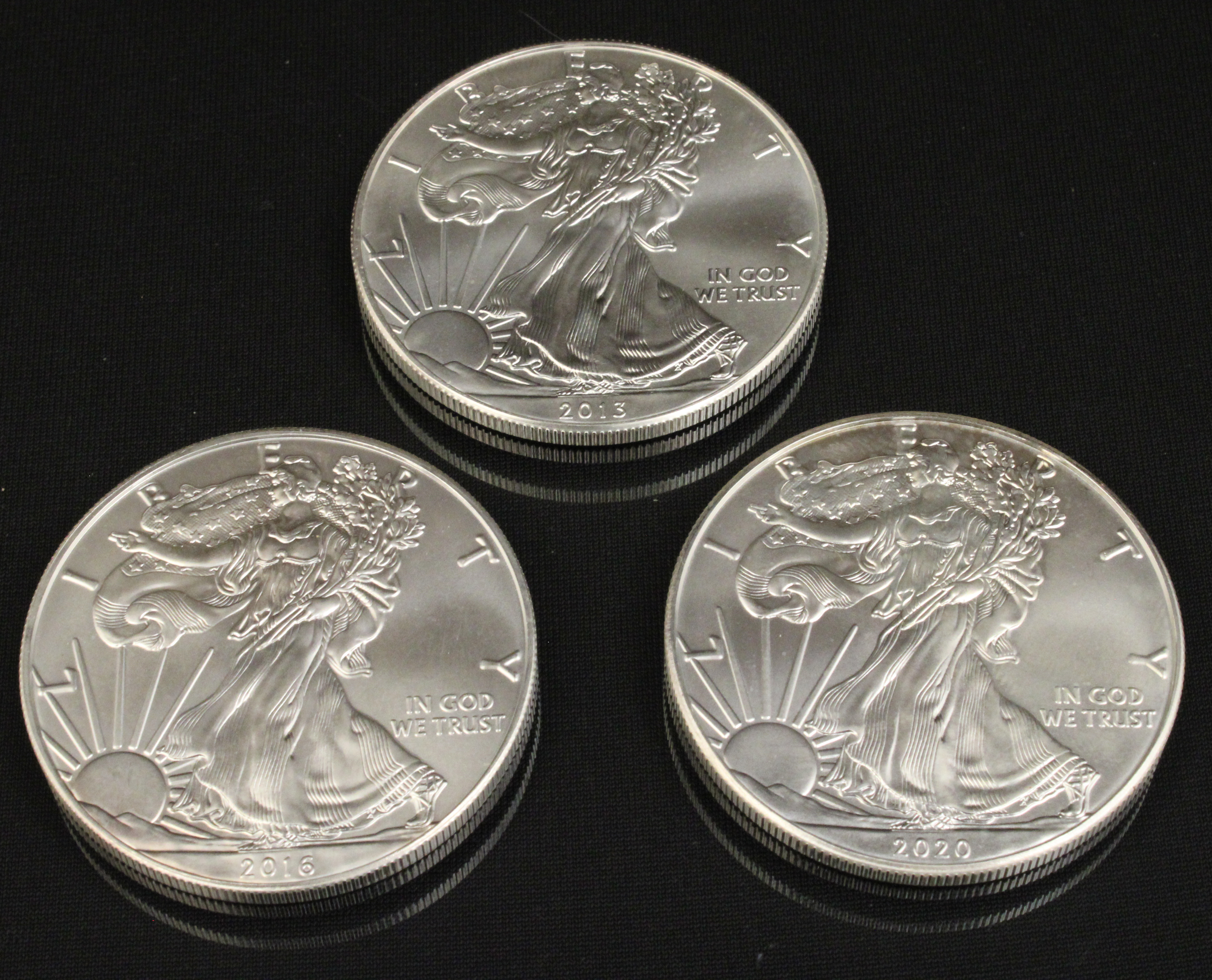 3 UNCIRCULATED LIBERTY SILVER ONE 35ebd2