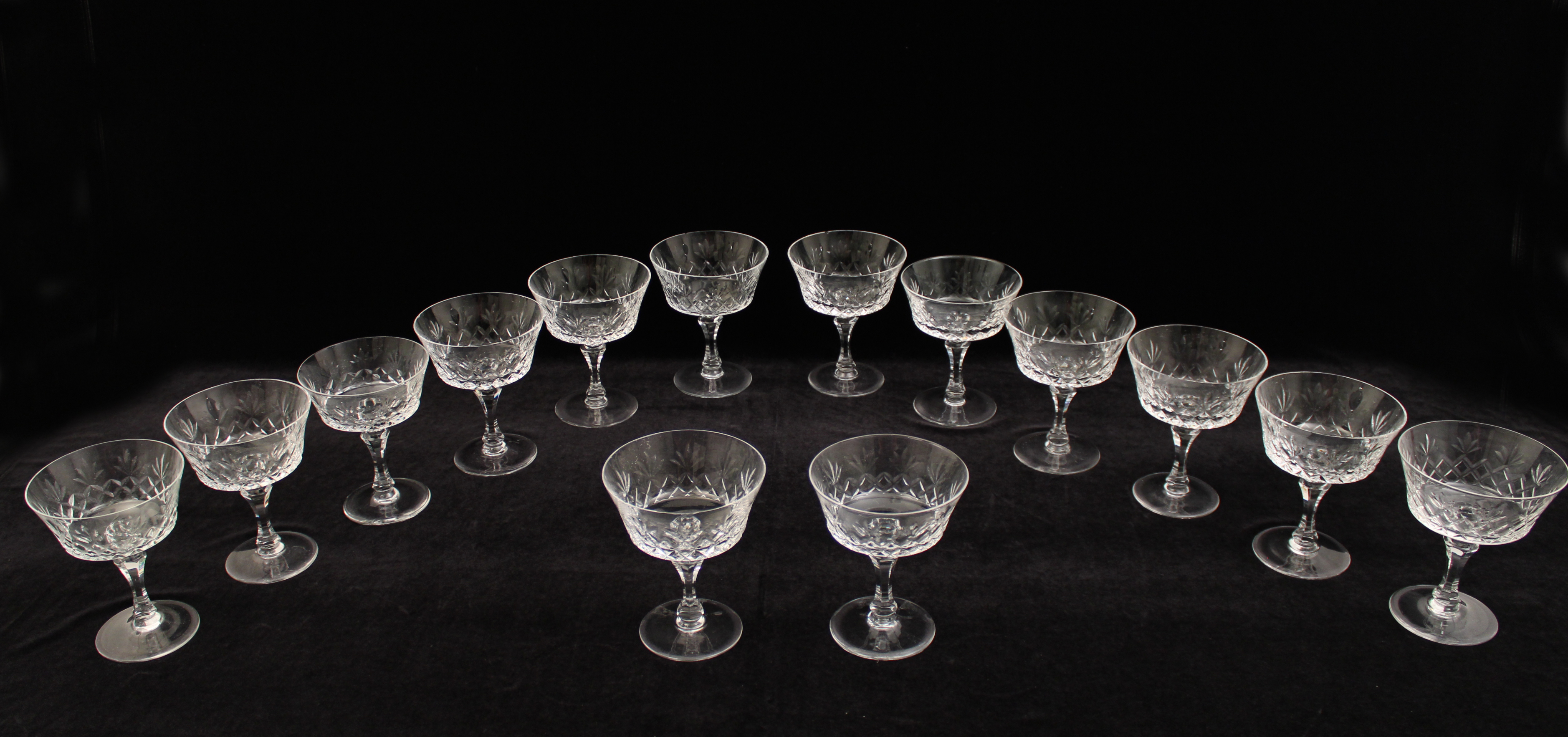 GROUP OF 14 CRYSTAL CHAMPAGNE COUPES 35ec5c