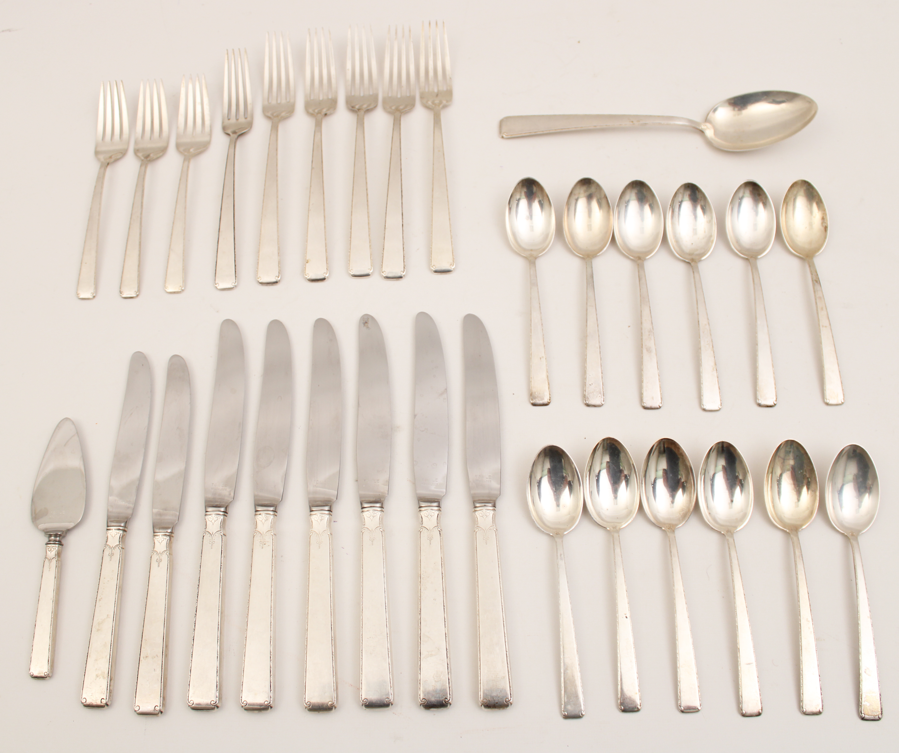 31 PC TOWLE STERLING SILVER FLATWARE 35ec97