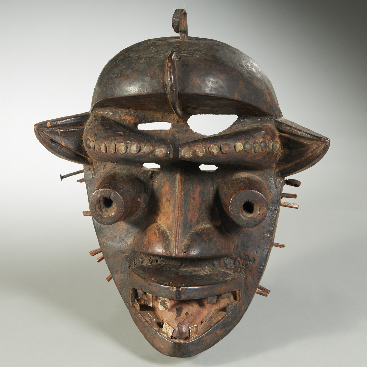 GUERE-WOBE PEOPLES, HORNED TRIBAL MASK,