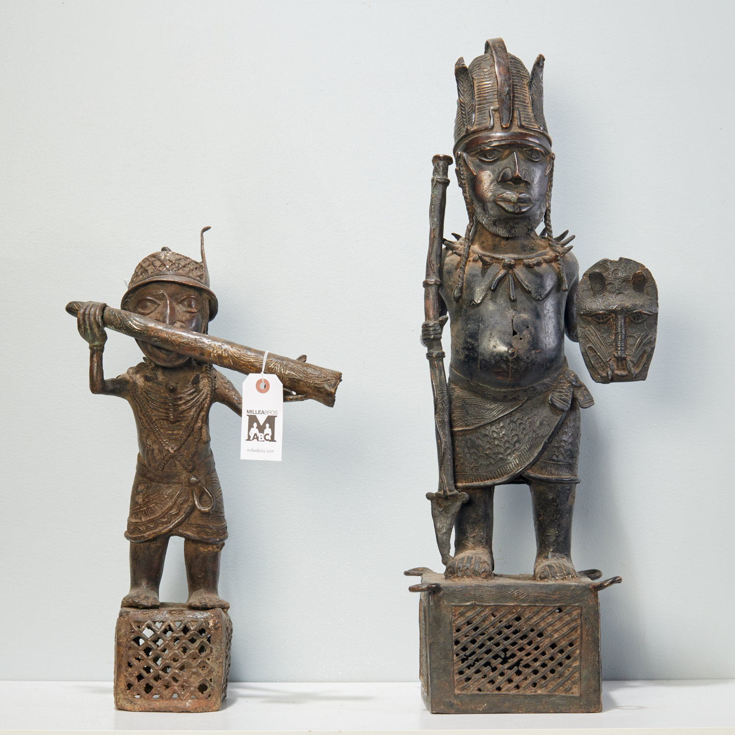  2 LARGE BENIN STYLE BRONZE FIGURES 361562