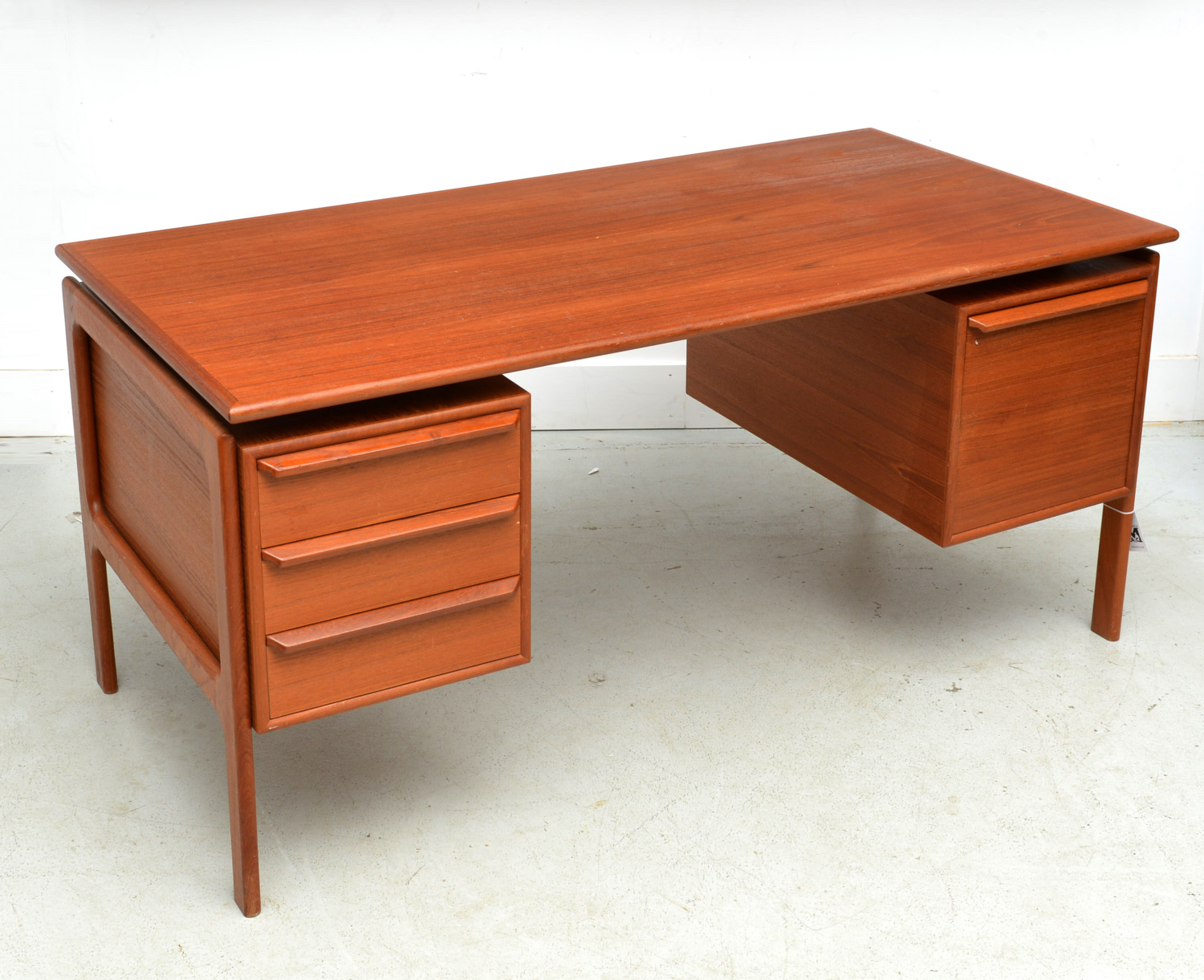 D.V. GASVIG FLOATING TOP TEAK DESK