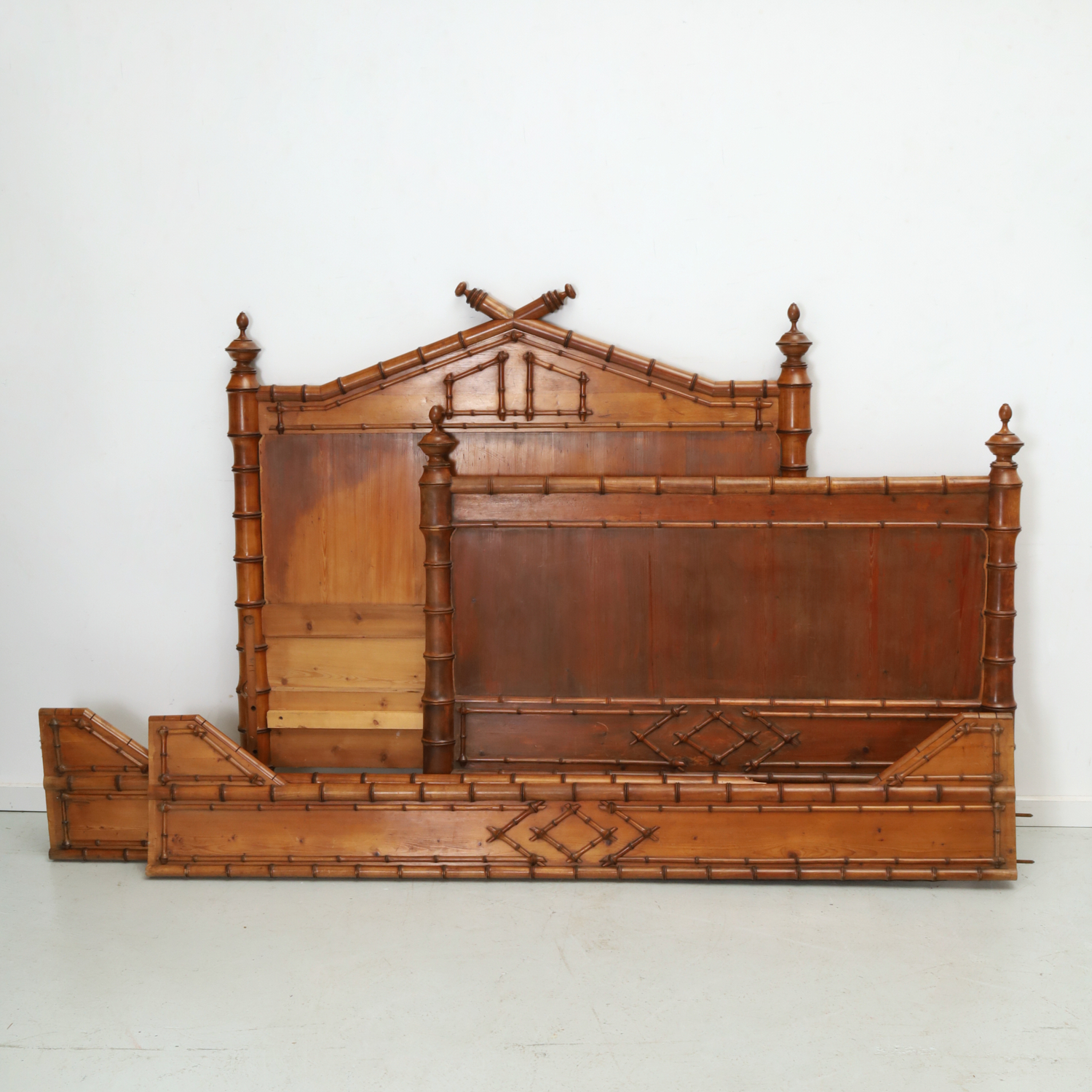 AESTHETIC STYLE FAUX BAMBOO BED 361956