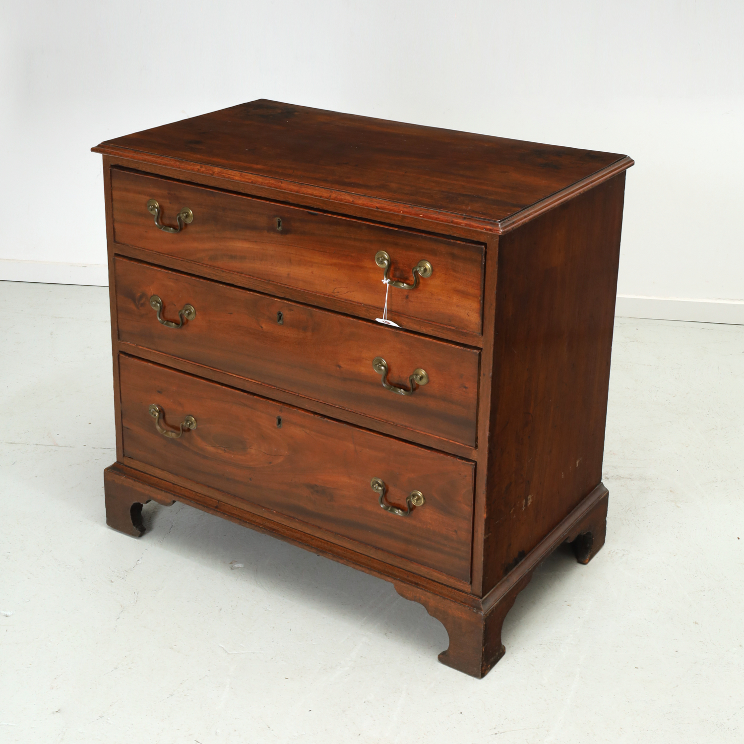 ANTIQUE AMERICAN BACHELOR S CHEST 361985