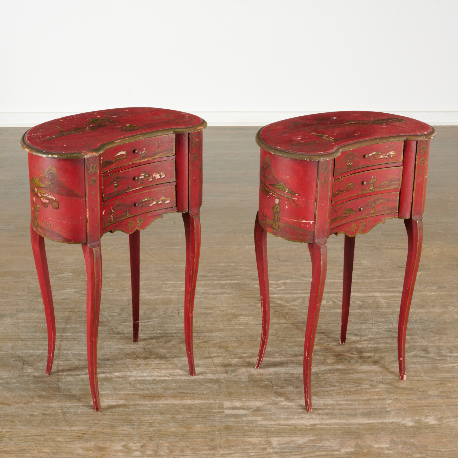 PAIR FRENCH SCARLET JAPANNED SIDE 361b6d
