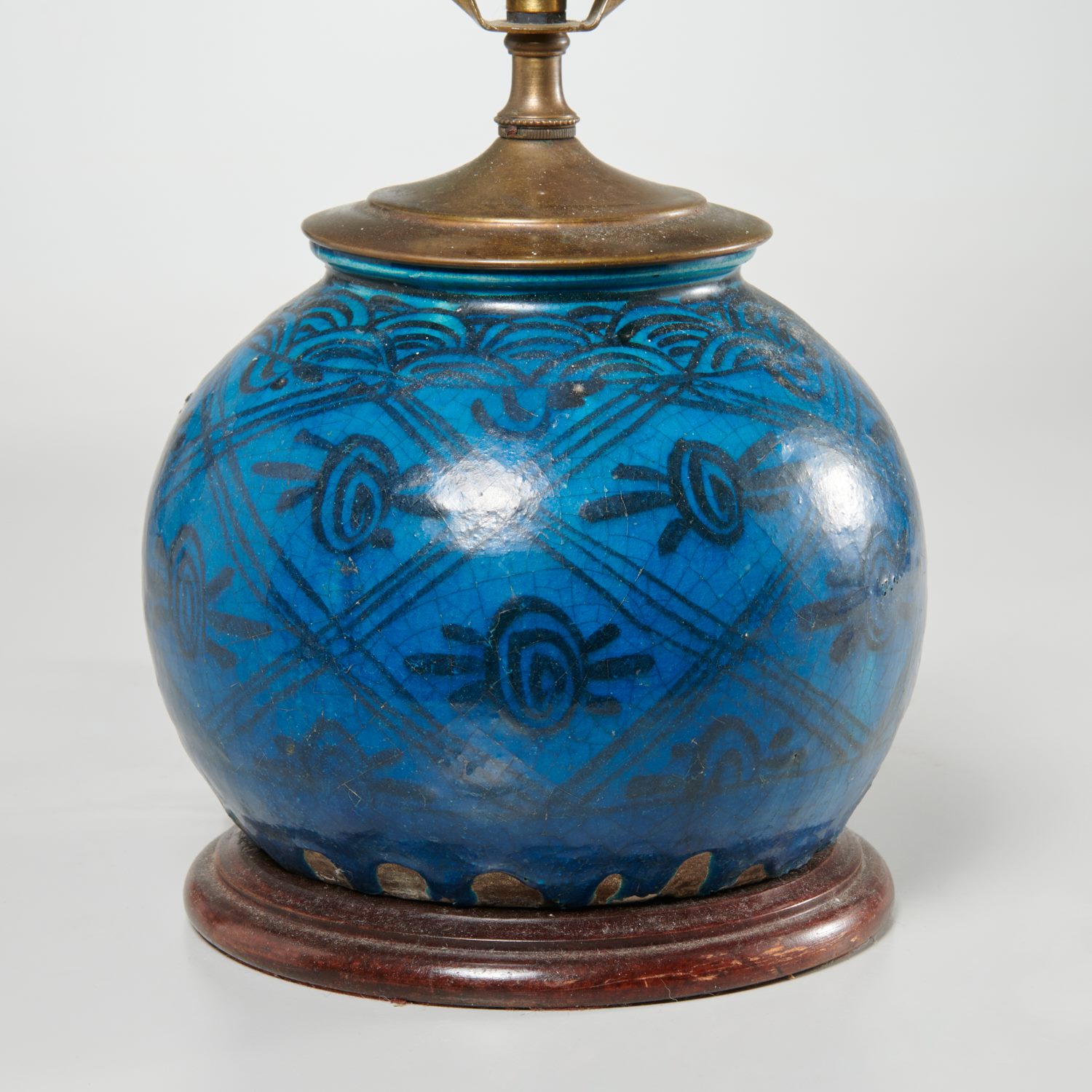 PERSIAN KASHAN STYLE EARTHENWARE 361d26