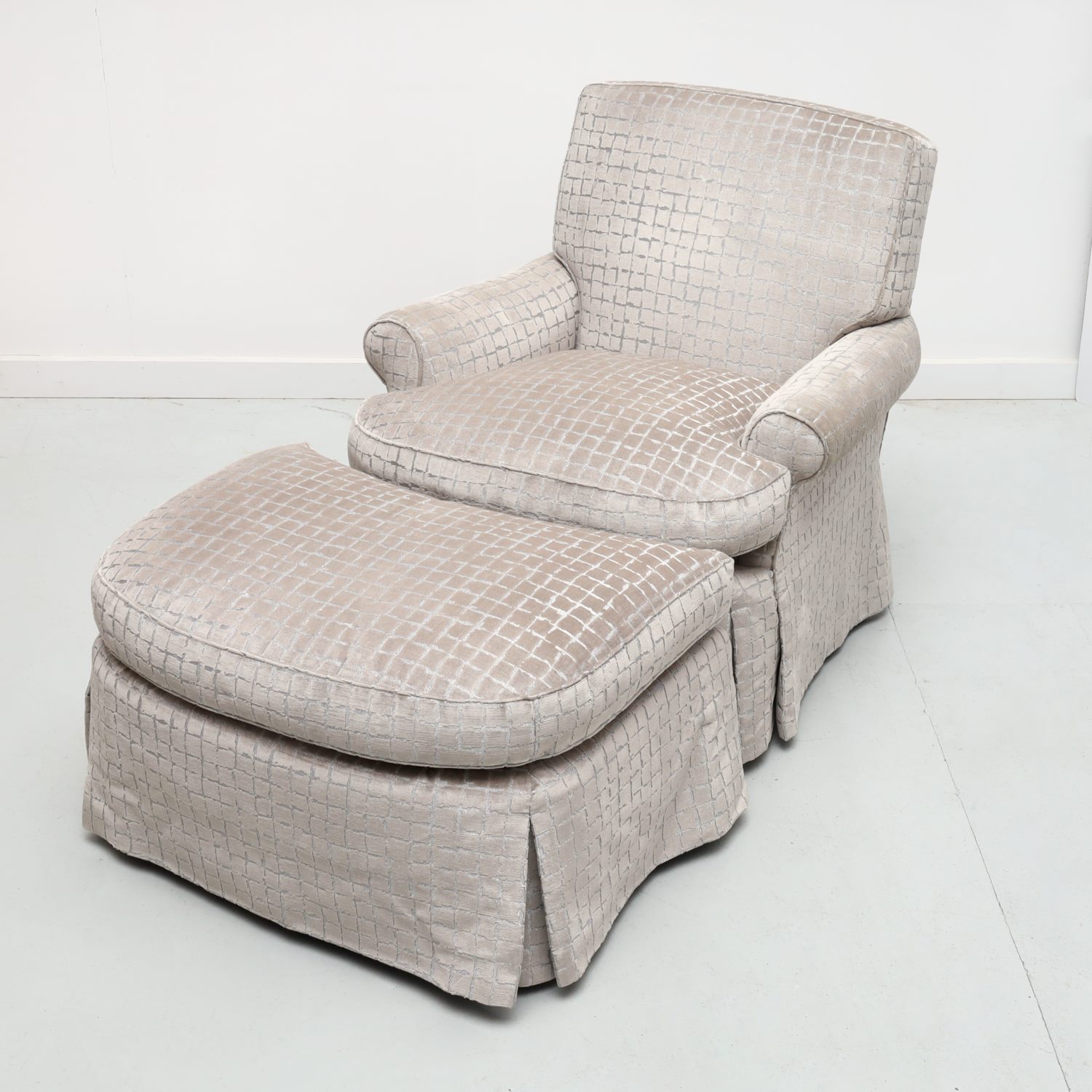 DESIGNER UPHOLSTERED CLUB CHAIR 361d2a