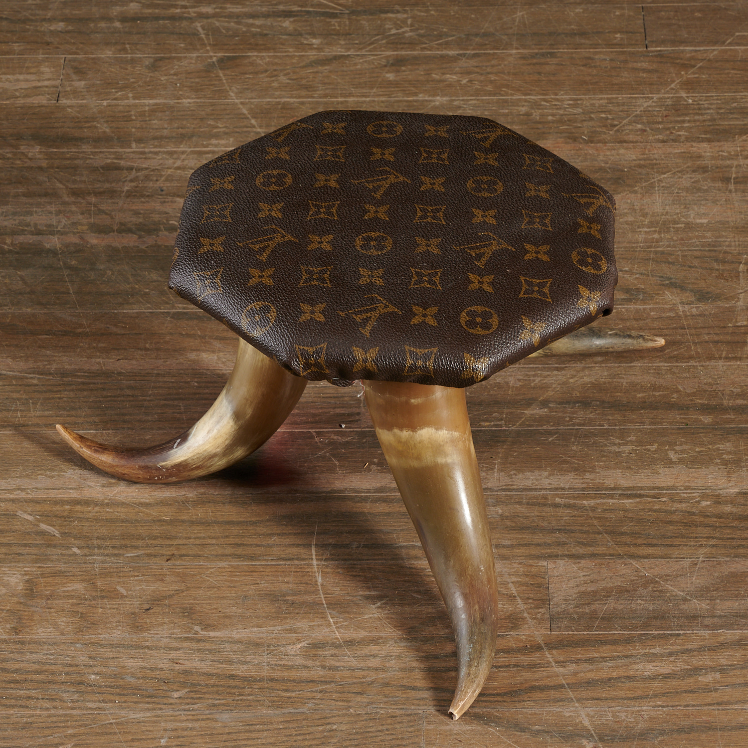 VUITTON UPHOLSTERED HORN FOOTSTOOL 362167