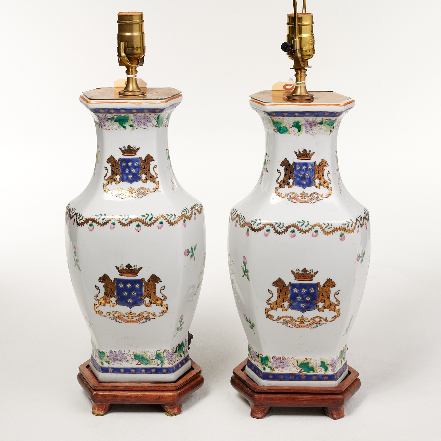 PAIR ARMORIAL STYLE PORCELAIN VASE 362191