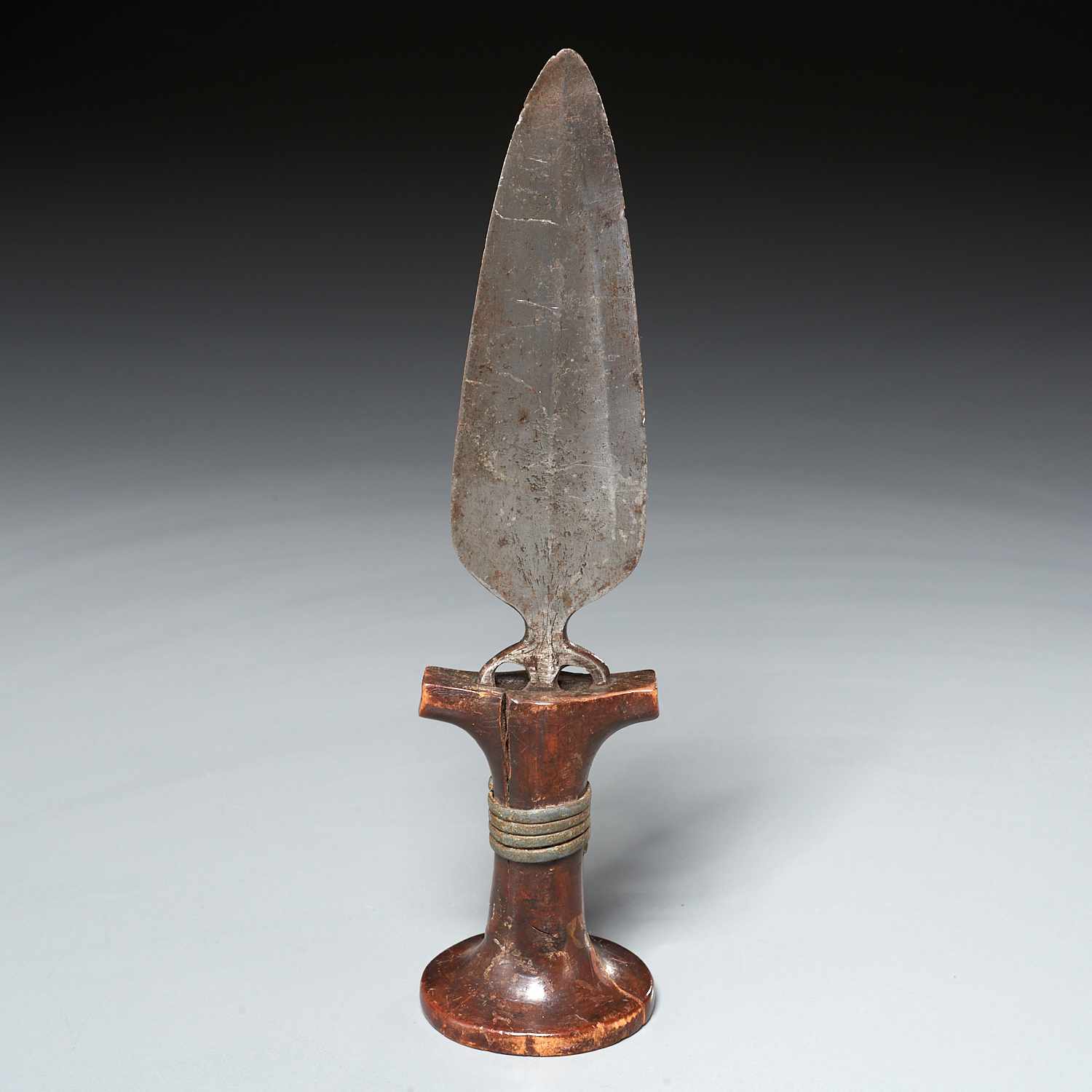 KUBA PEOPLES, IKULA CEREMONIAL KNIFE,