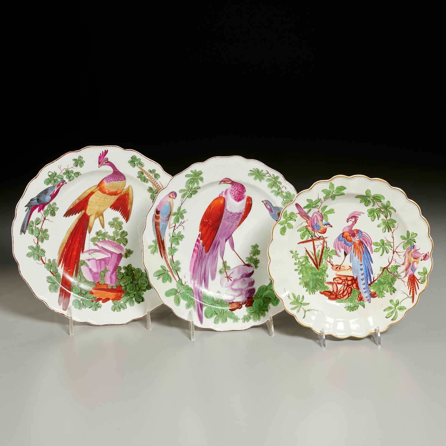  3 ENGLISH BOW OR CHELSEA PORCELAIN 36236e