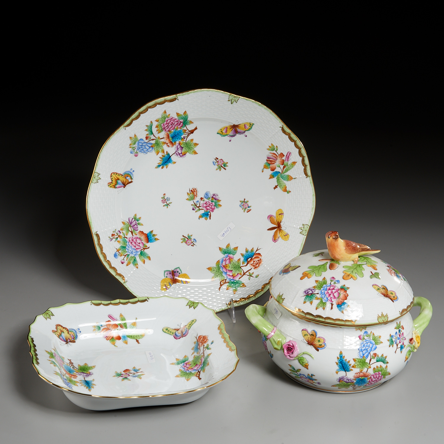 HEREND PORCELAIN TUREEN, TRAY,