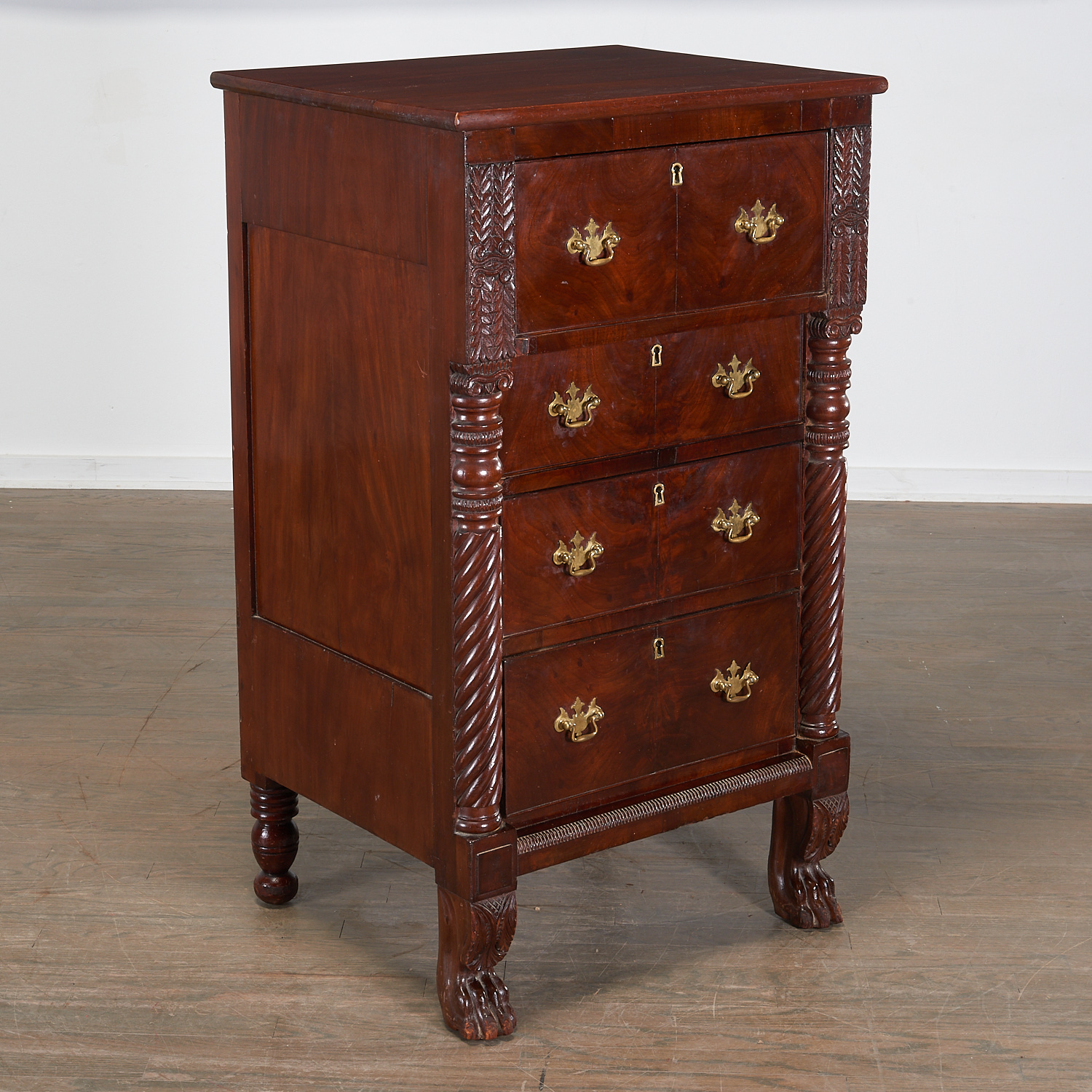 AMERICAN CLASSICAL CARVED MAHOGANY 362480