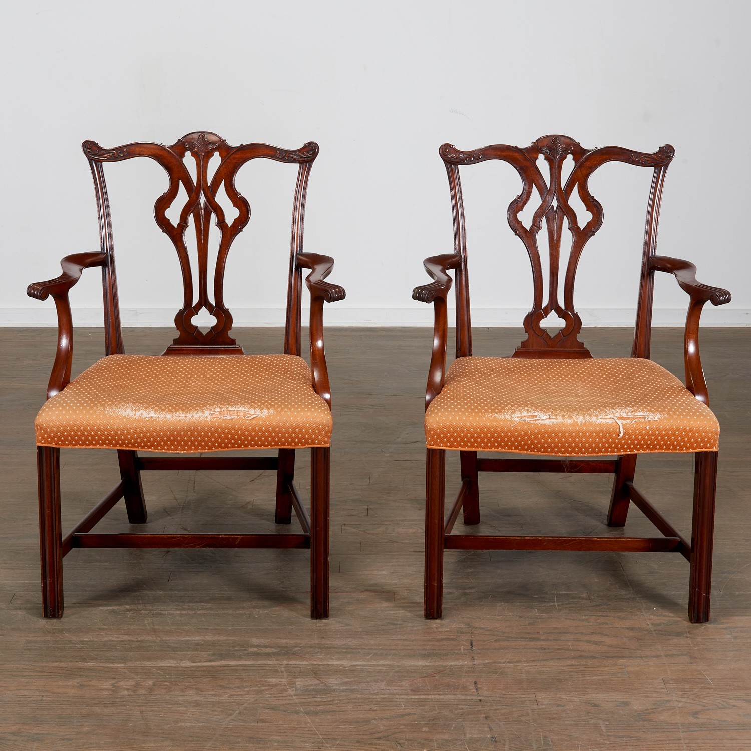 PAIR CHIPPENDALE STYLE MAHOGANY 362501