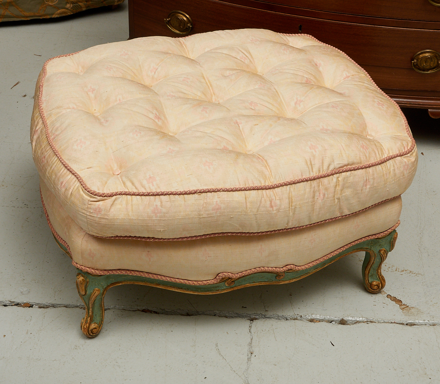 ITALIAN CARVED AND PAINTED OTTOMAN 36254f