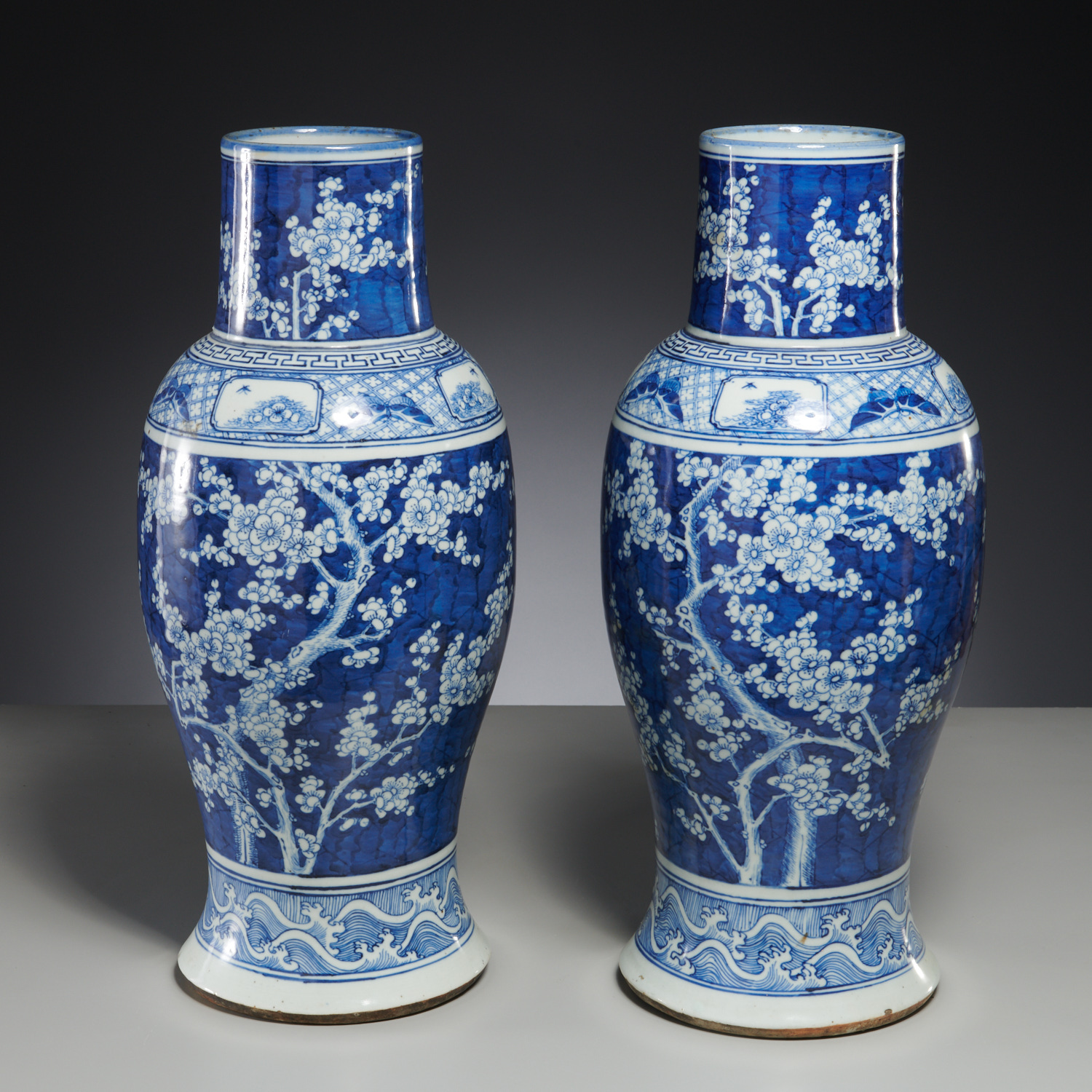 PAIR CHINESE TALL BLUE AND WHITE 36256b