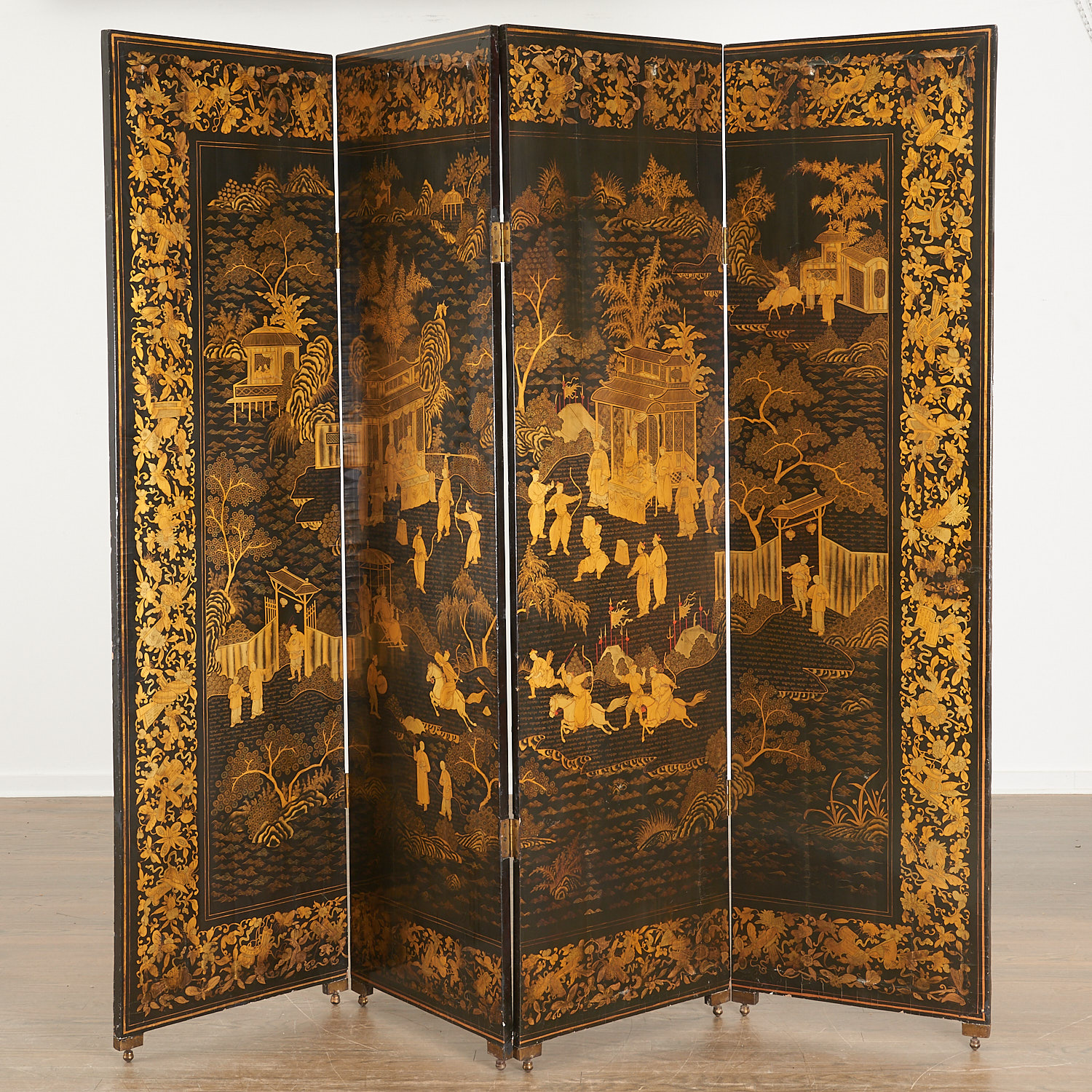 NICE CHINESE EXPORT GILT LACQUER 3625e7