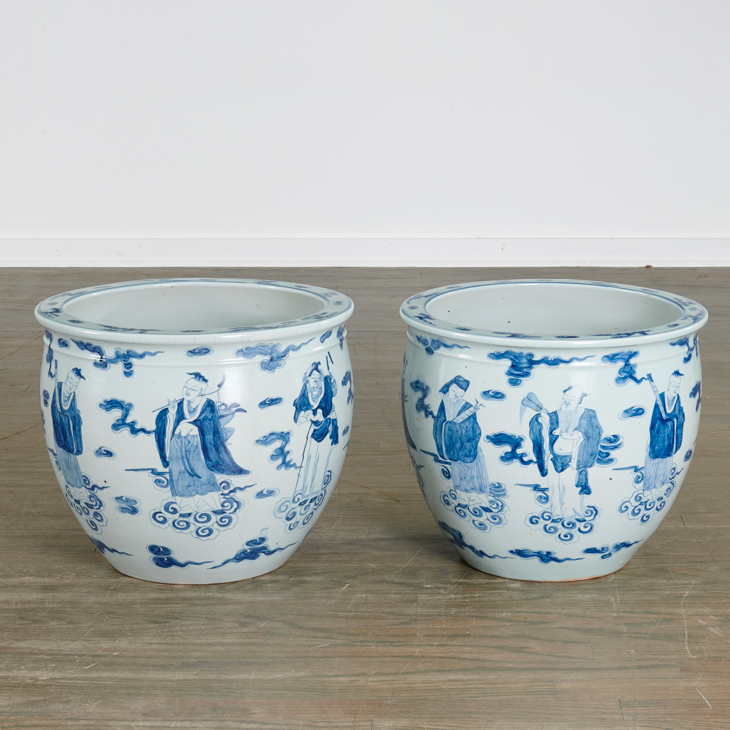 PAIR CHINESE BLUE AND WHITE PORCELAIN 362606