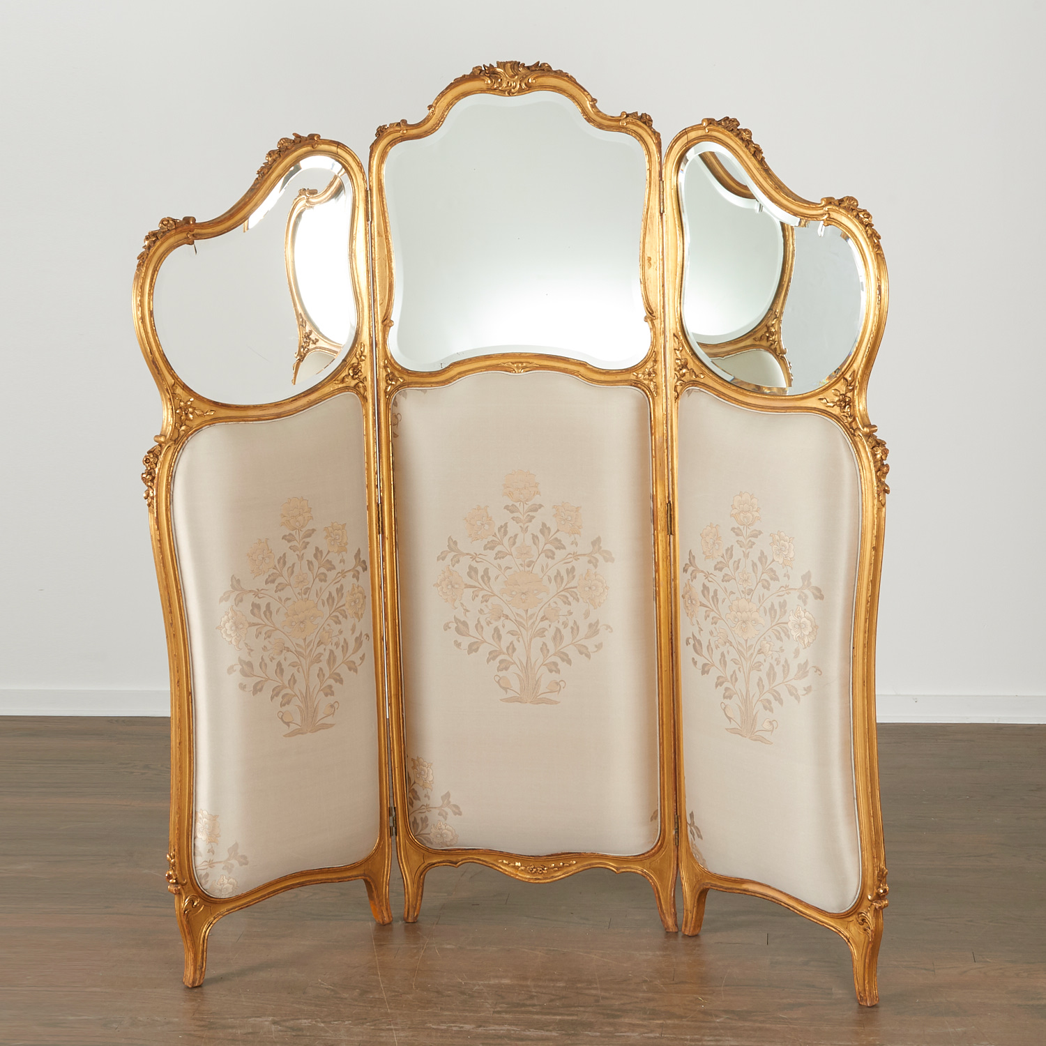 LOUIS XV MIRRORED TRIFOLD DRESSING