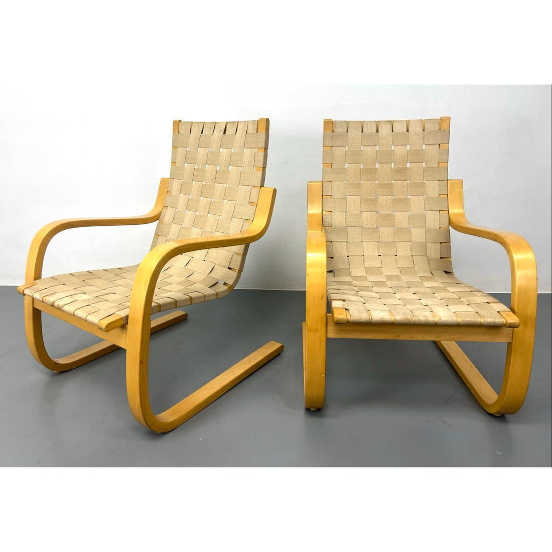 Pair Alvar Aalto lounge chairs 362944