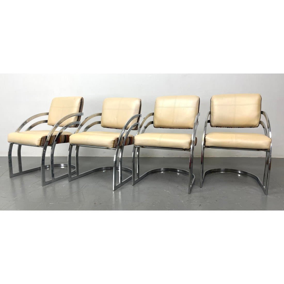 Set 4 Chrome Frame Dining Chairs.