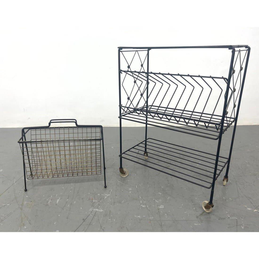 2pcs Hairpin Iron. Magazine rack and