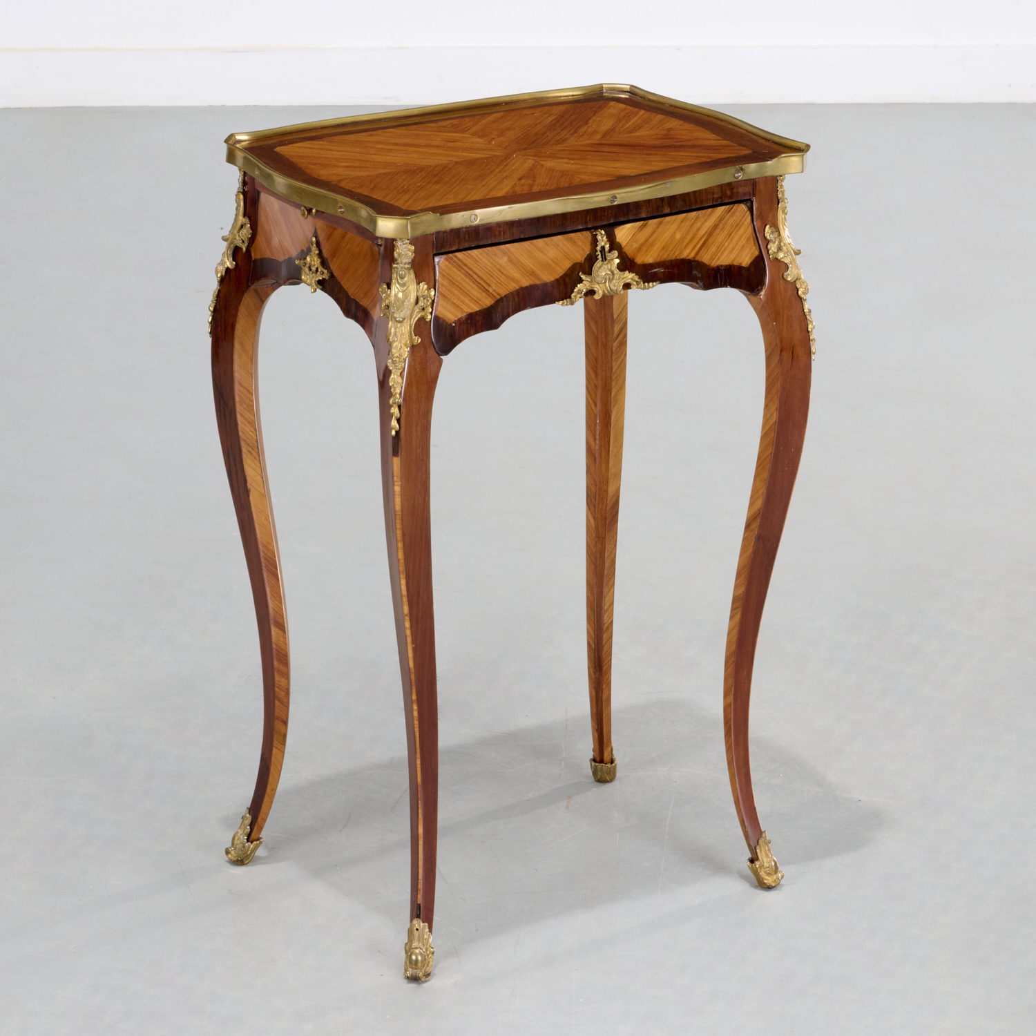 LOUIS XV TABLE A ECRIRE, BY VAN