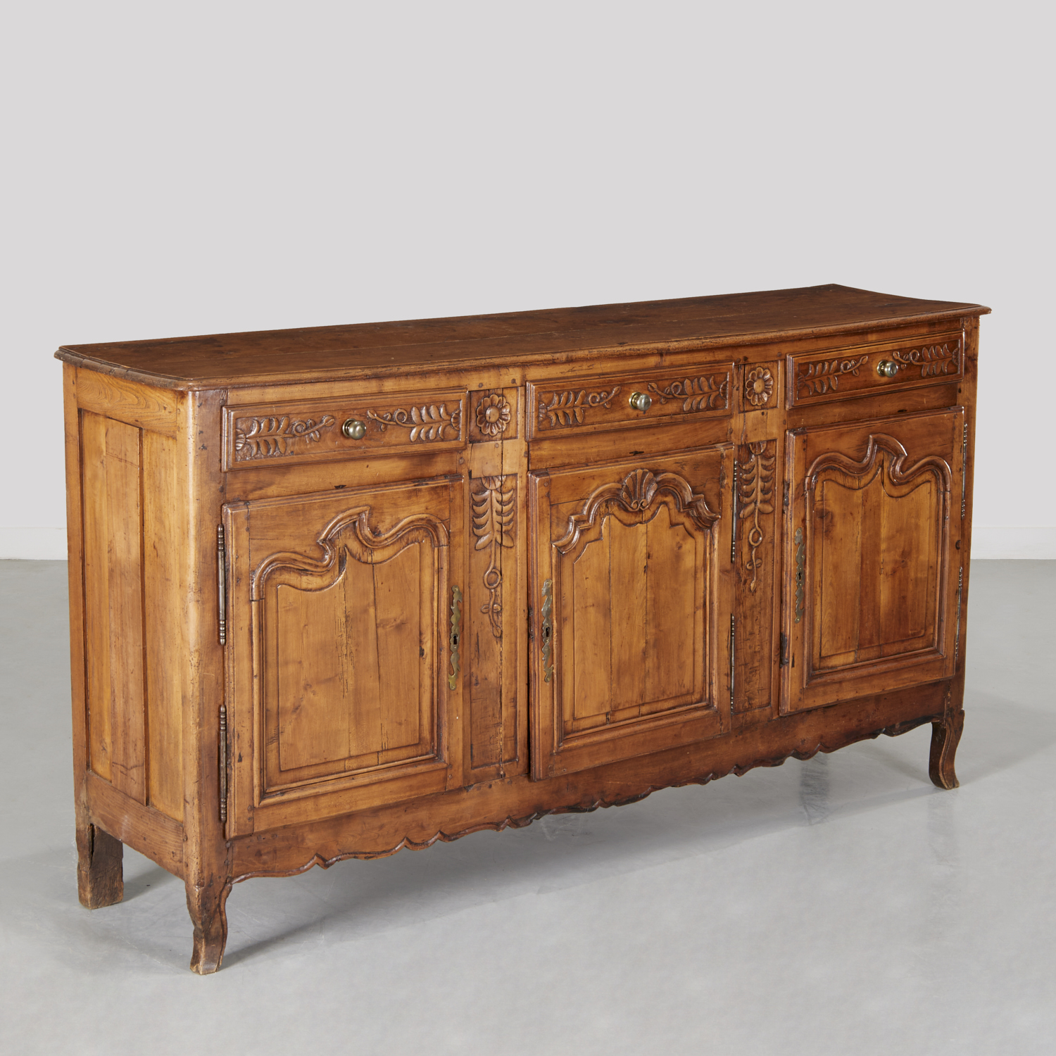 LOUIS XV PROVINCIAL CARVED CHESTNUT 3604c6