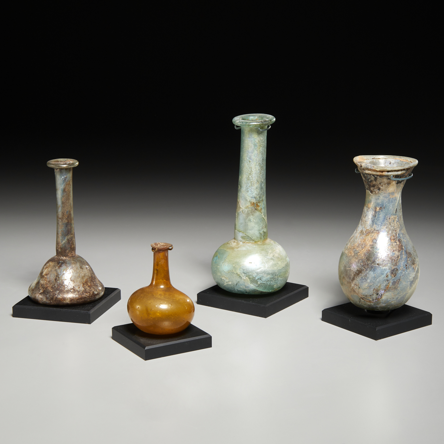 COLLECTION 4 ROMAN GLASS VESSELS 36058d