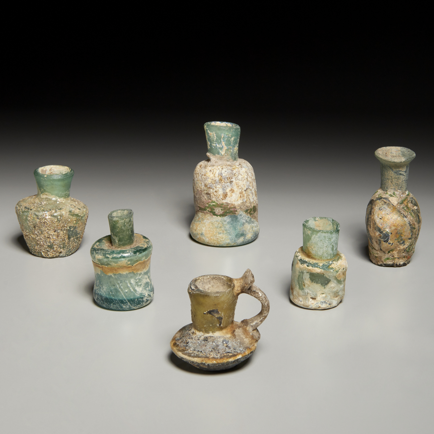 COLLECTION ROMAN STYLE GLASS VESSELS