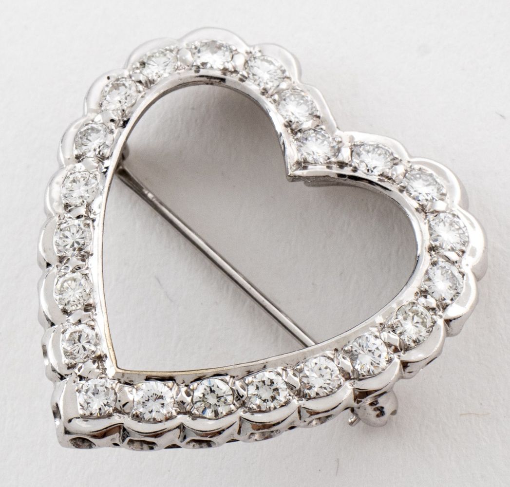 MODERN 14K WHITE GOLD DIAMOND HEART 36074c