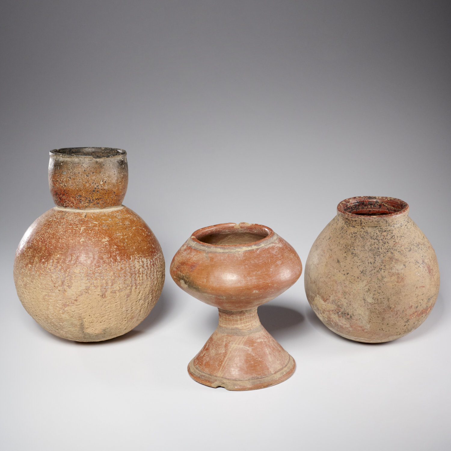 EARLY CHINESE POTTERY GROUPING 360870