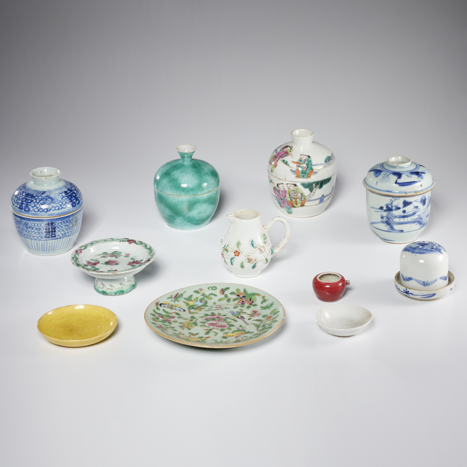 ANTIQUE ASIAN PORCELAINS GROUP 360970