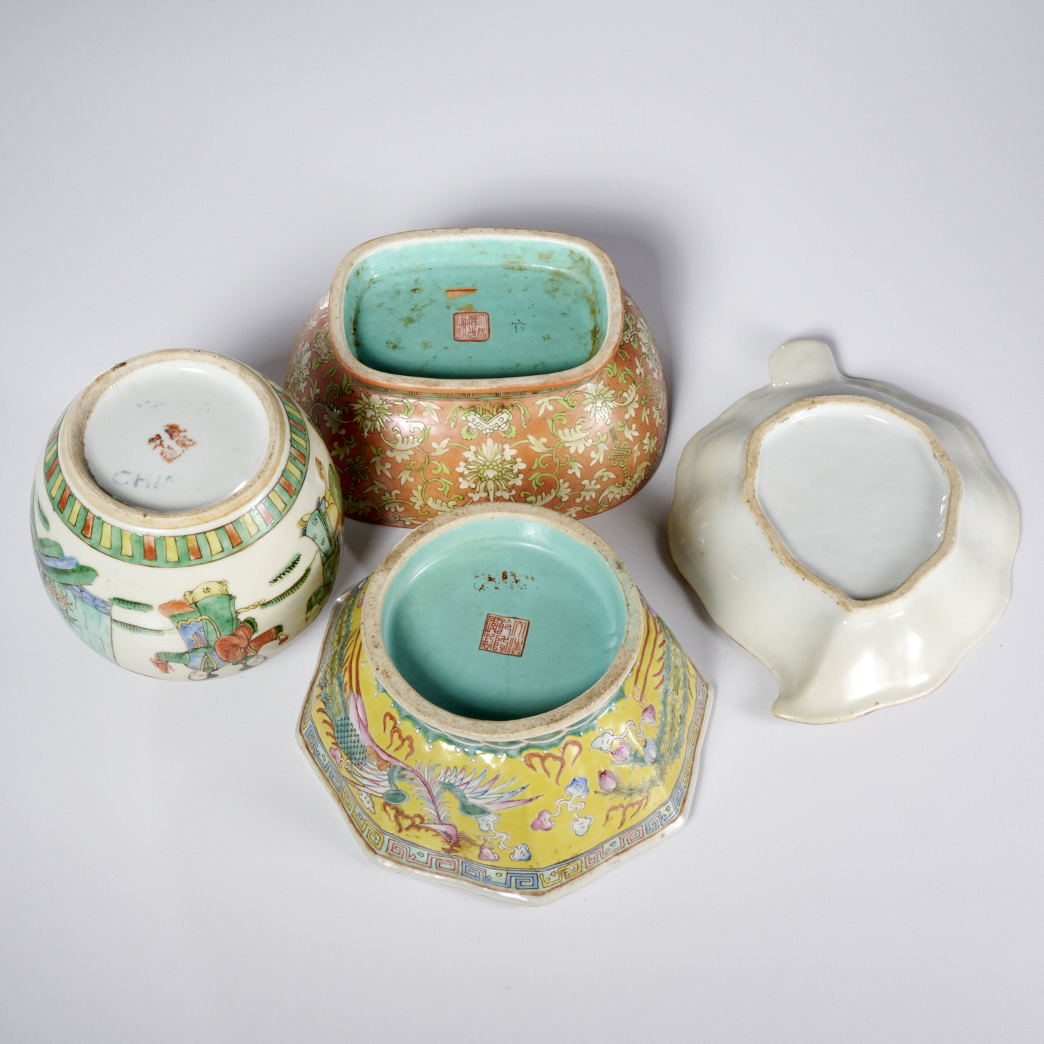 ANTIQUE CHINESE PORCELAIN GROUP