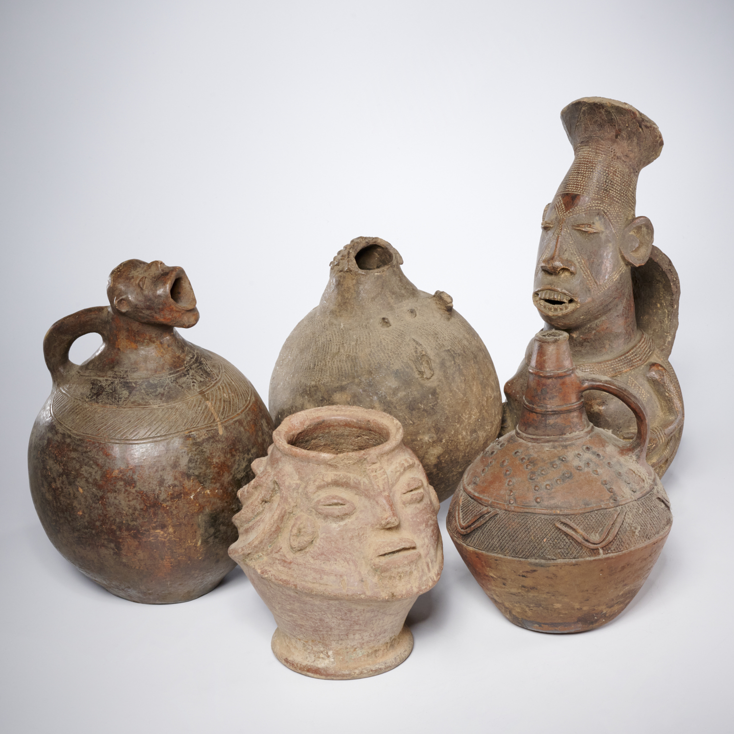 GROUP OF 5 AFRICAN TRIBAL POTTERY 360a7a