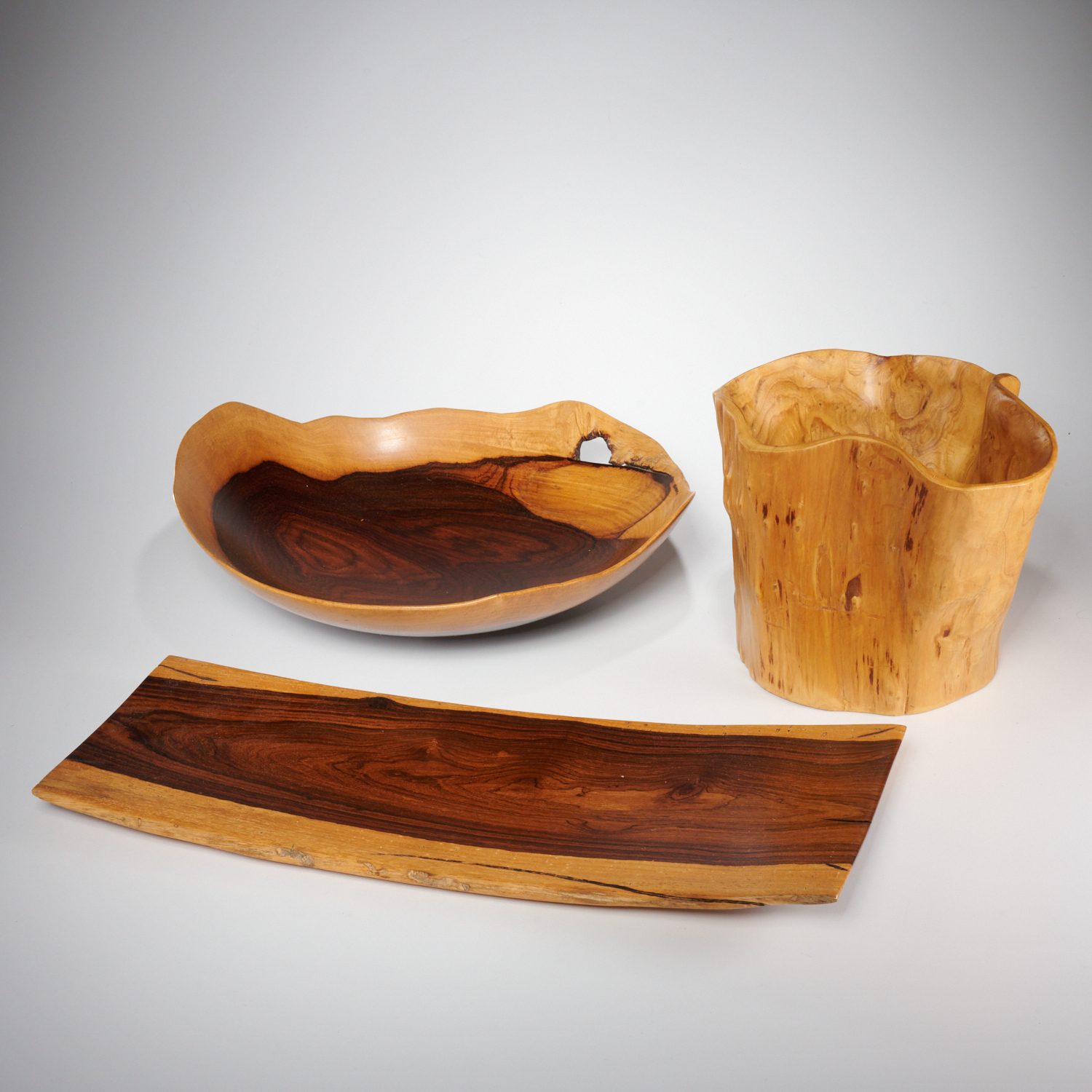 (3) WOOD STUDIO SERVING PIECES,