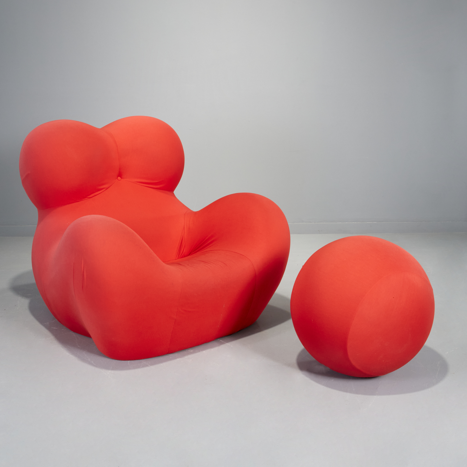 GAETANO PESCE UP CHAIR AND BALL 360d41