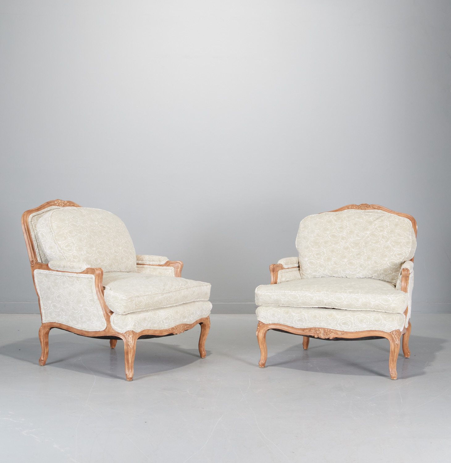 PAIR LOUIS XV STYLE OVER SIZE BERGERES 360dde