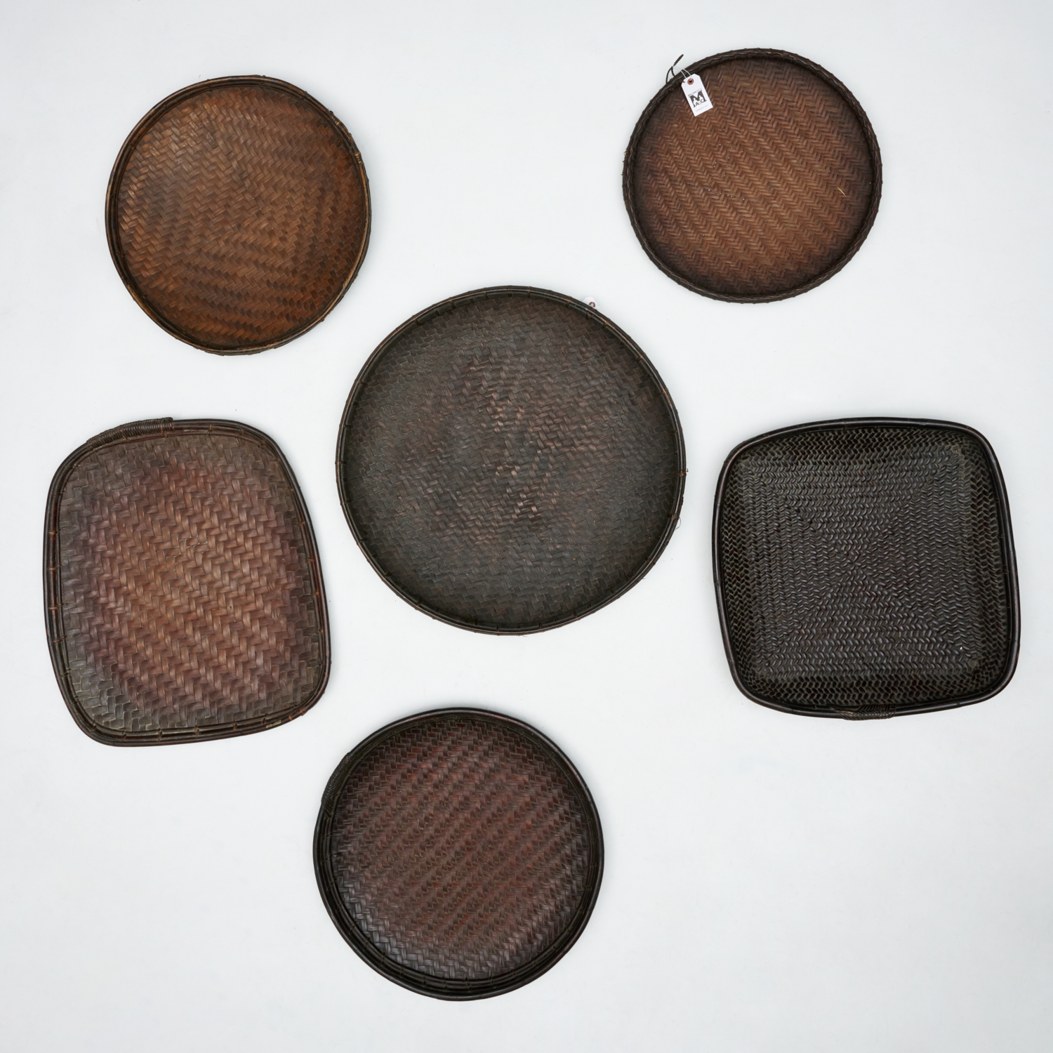 KUBA PEOPLES, GROUP LARGE BASKET TRAYS