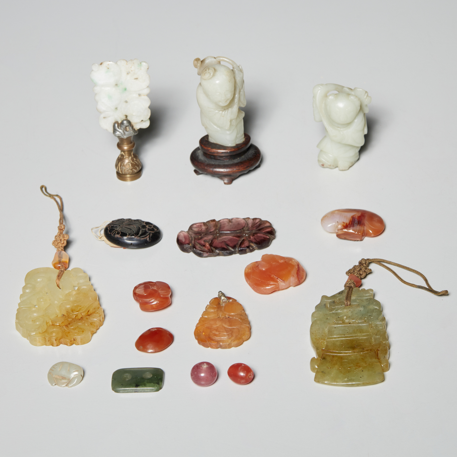 COLLECTION CHINESE JADE AND HARDSTONE 361152