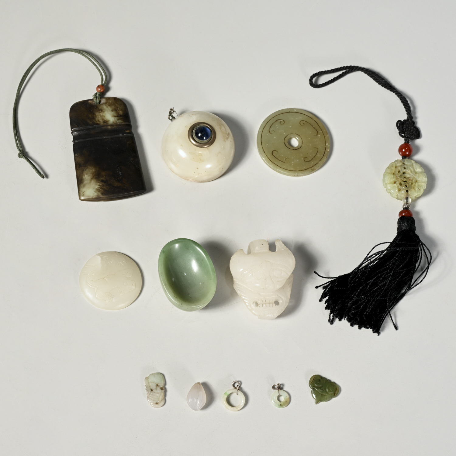 GROUP CHINESE JADE AND CARVED HARDSTONE 361181